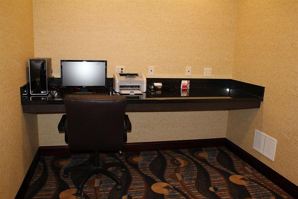 Holiday Inn Express Niles By Ihg Экстерьер фото