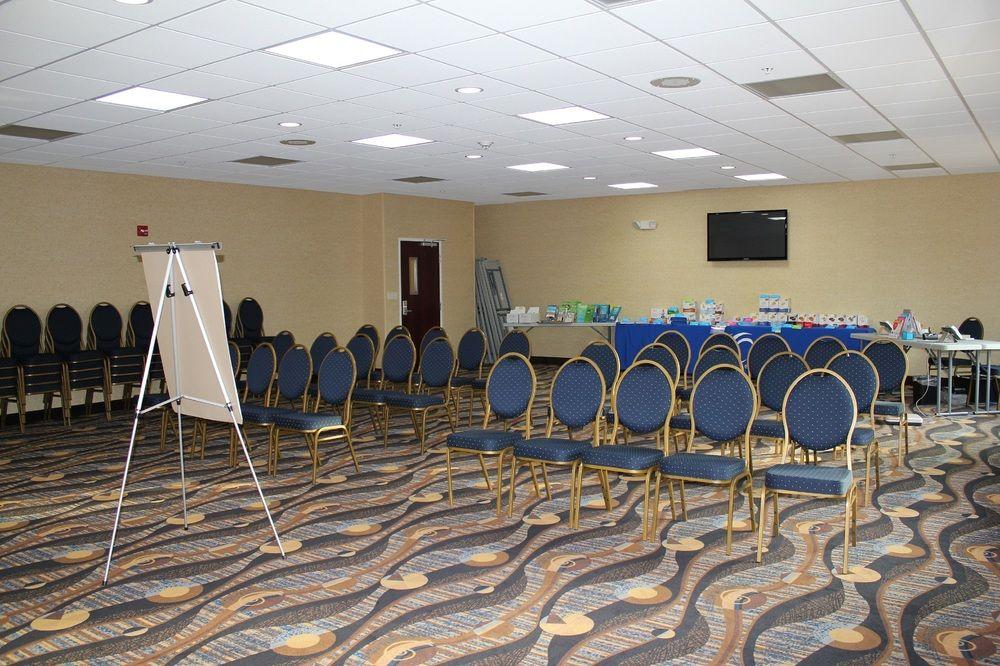 Holiday Inn Express Niles By Ihg Экстерьер фото