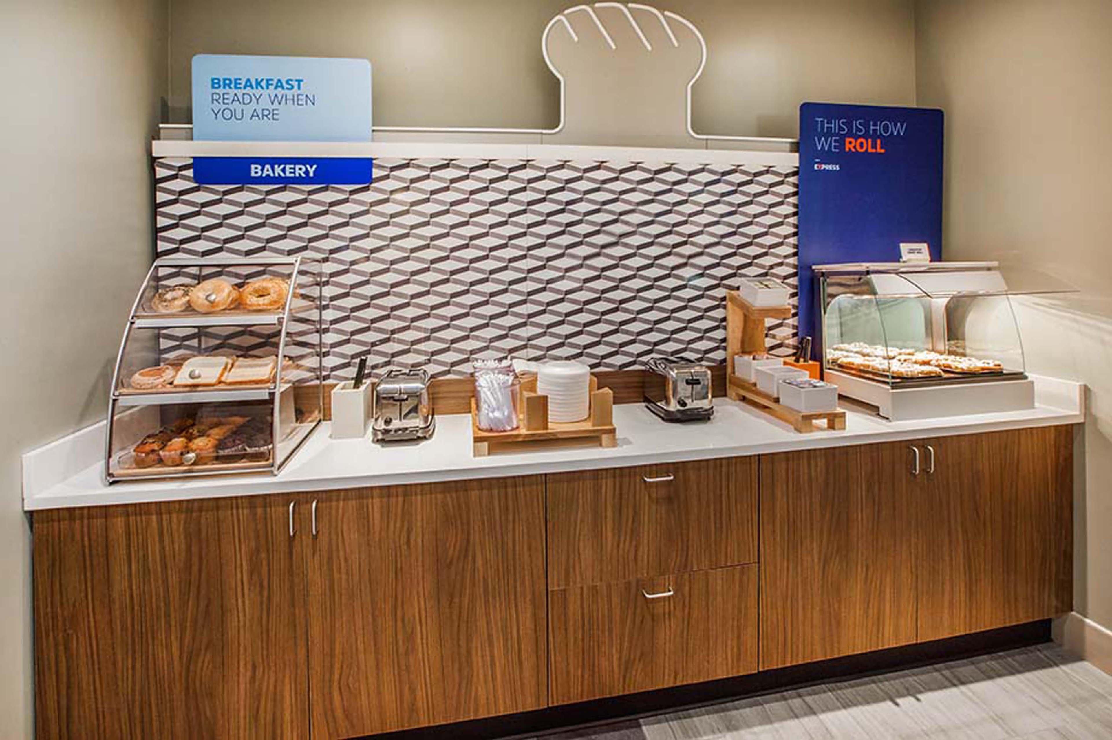 Holiday Inn Express Niles By Ihg Экстерьер фото