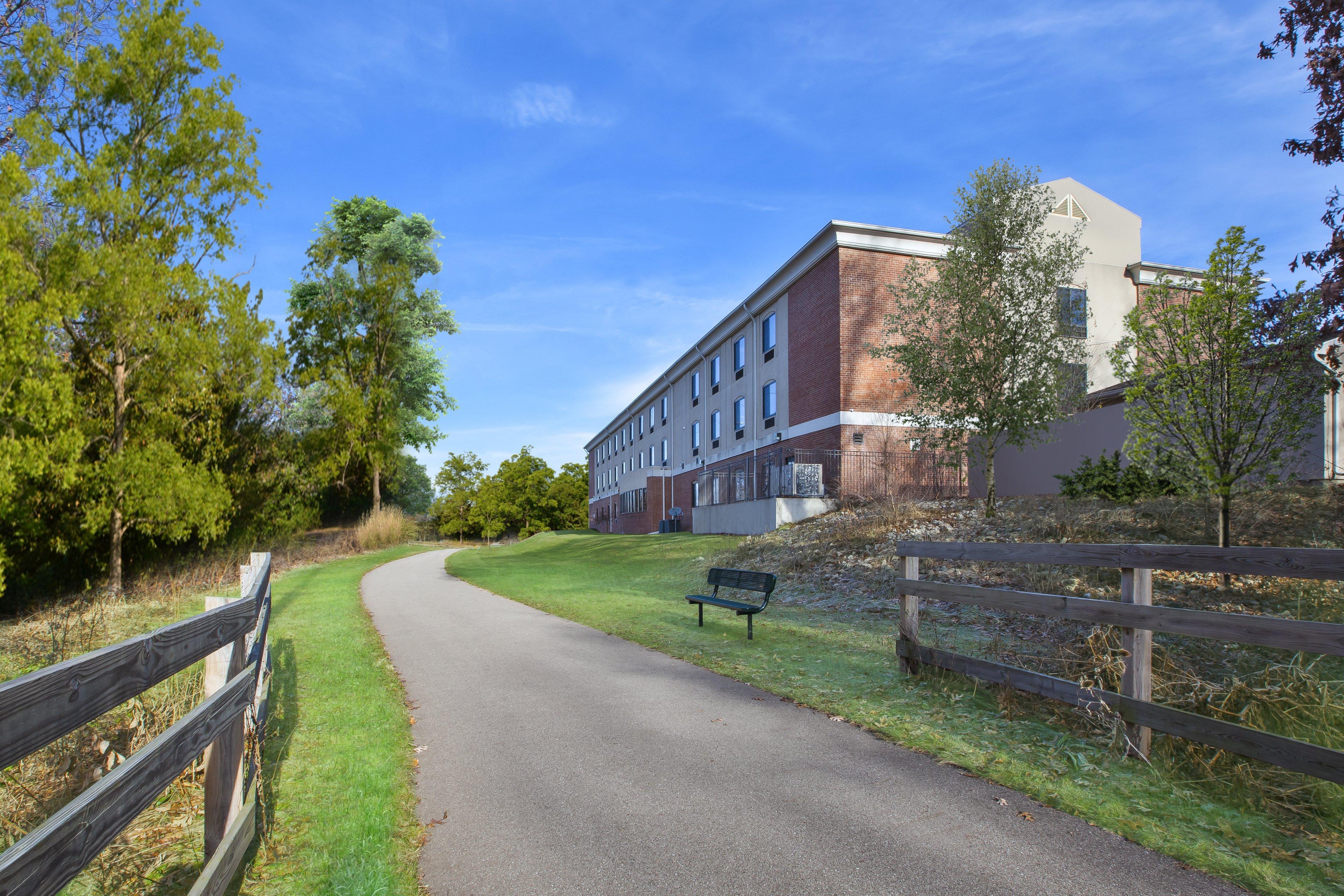 Holiday Inn Express Niles By Ihg Экстерьер фото