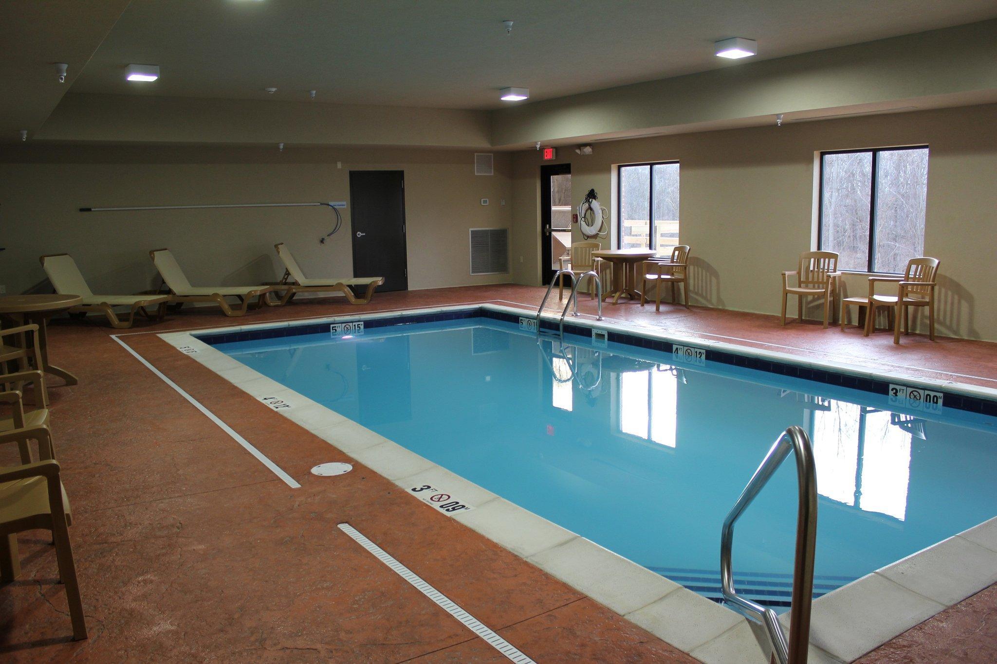 Holiday Inn Express Niles By Ihg Экстерьер фото