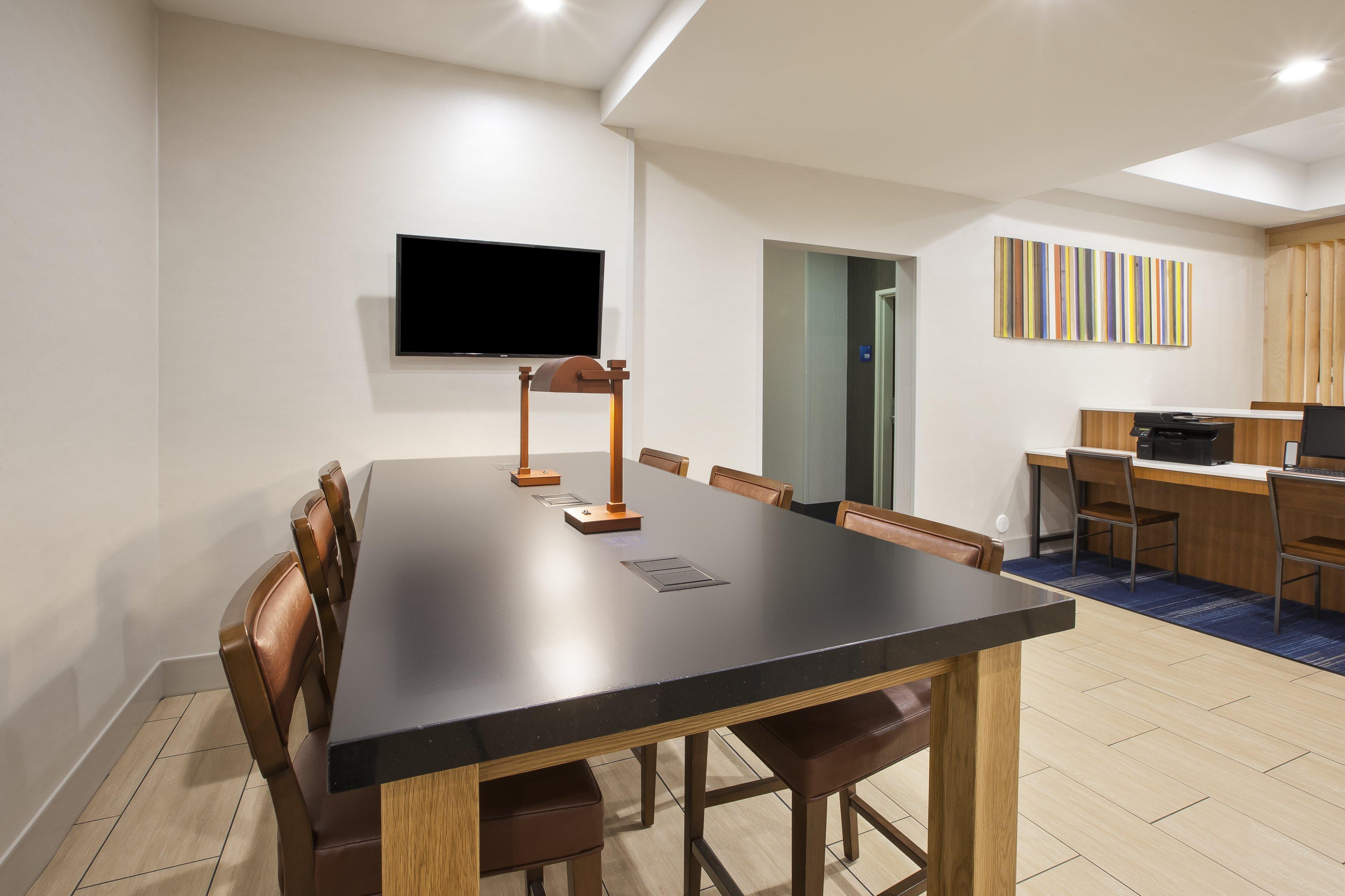 Holiday Inn Express Niles By Ihg Экстерьер фото