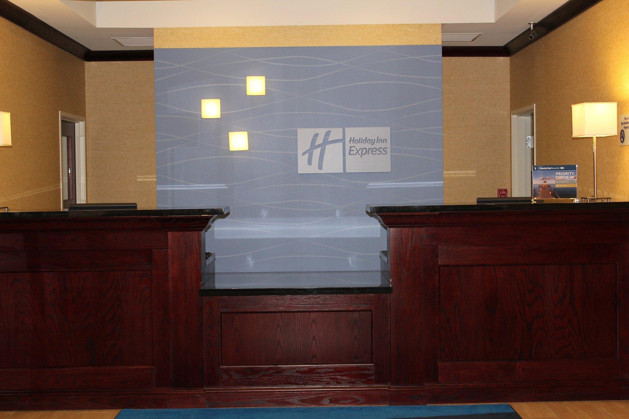 Holiday Inn Express Niles By Ihg Экстерьер фото