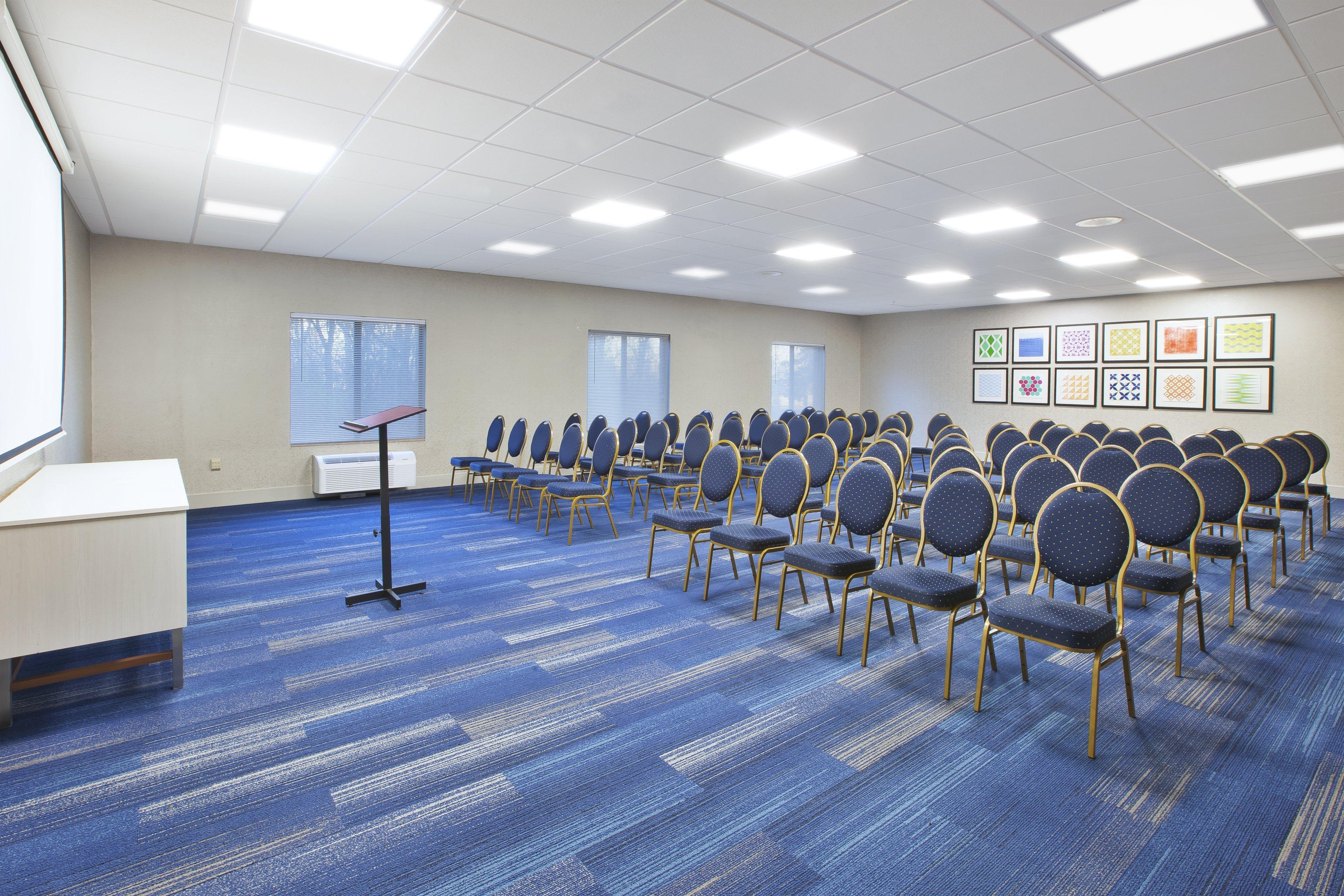 Holiday Inn Express Niles By Ihg Экстерьер фото