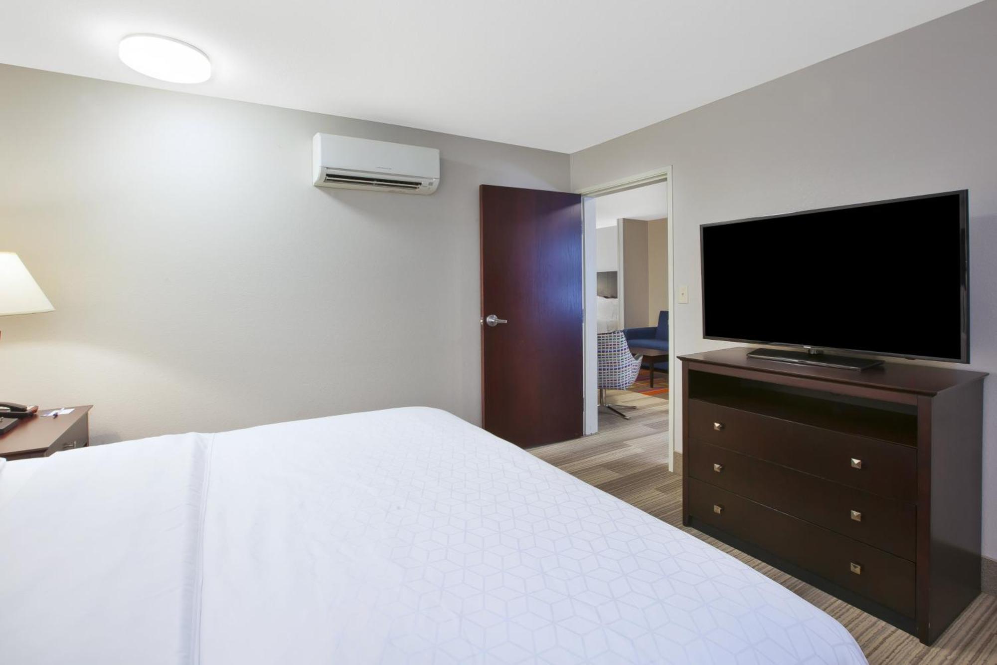 Holiday Inn Express Niles By Ihg Экстерьер фото