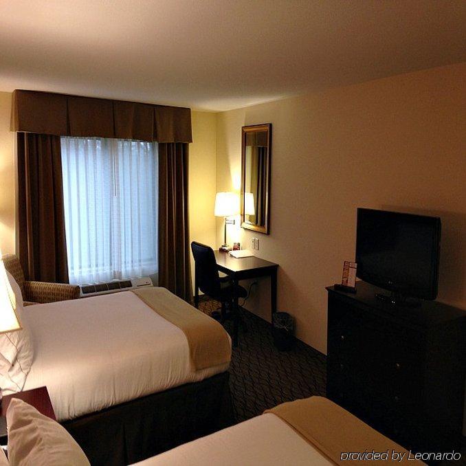 Holiday Inn Express Niles By Ihg Экстерьер фото
